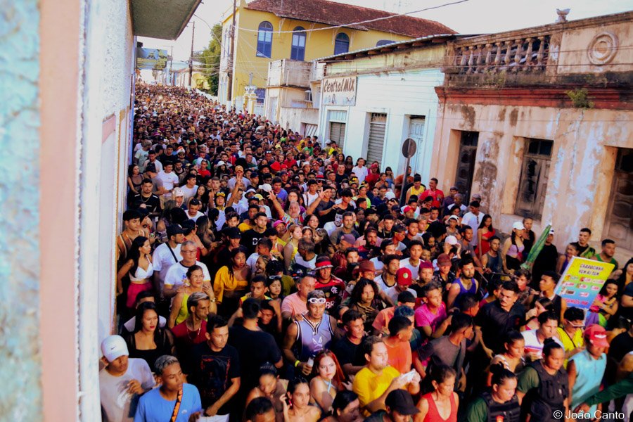 Pré Carnapauxis 2024: O arrastão do Bloco Xupa Osso movimentou Óbidos