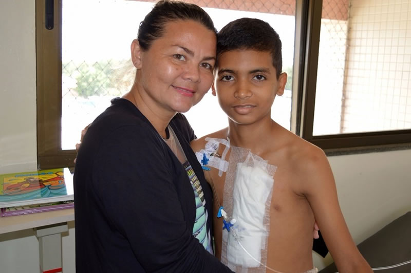 O jovem operado e sua Mãe