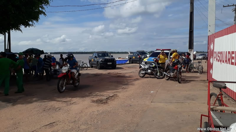 Aglomerado onde estava sendo descarregado o pescado