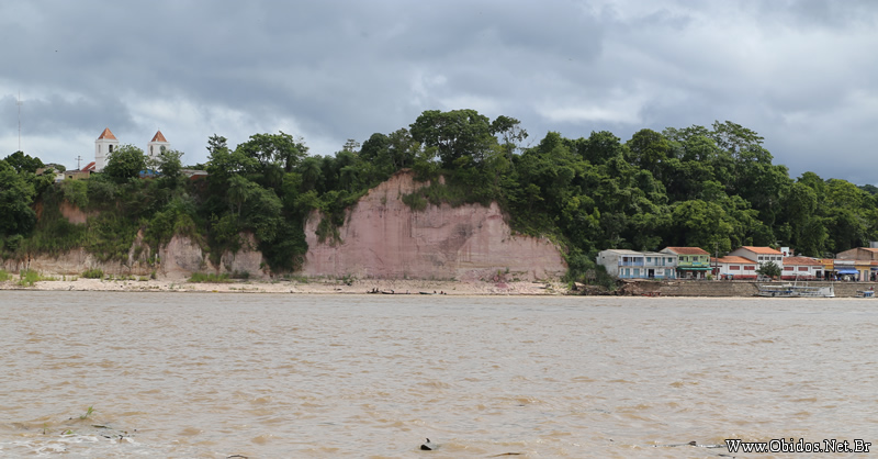 Local onde será construído a contenção e orla