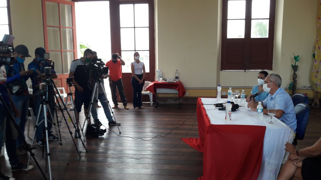 Durante a Coletiva