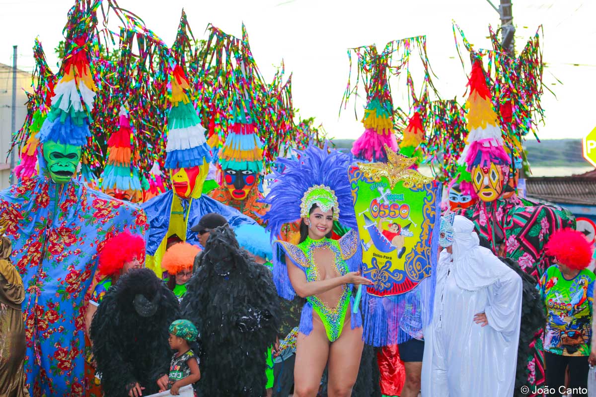 Carnapauxis 2026: Bloco Xupa Osso leva pra seu desfile alegria, música e tradição às ruas de Óbidos